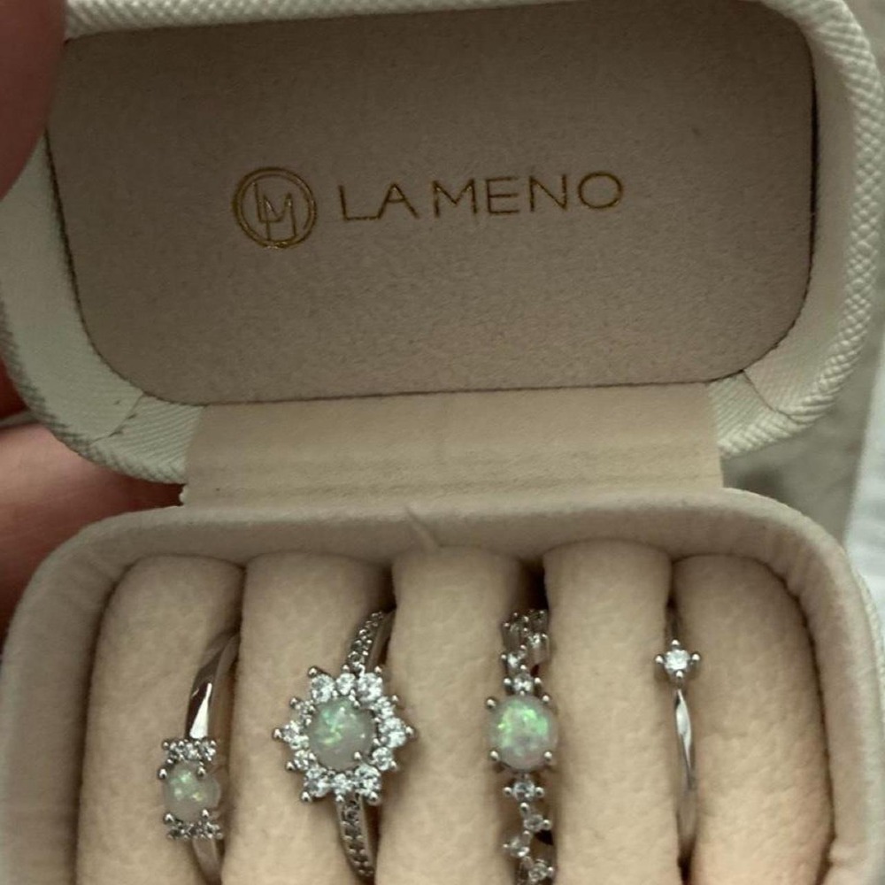 La Meno 5 pc Opal ring set with case